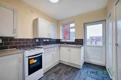 3 bedroom semi-detached house to rent, Alcock Avenue, Mansfield NG18