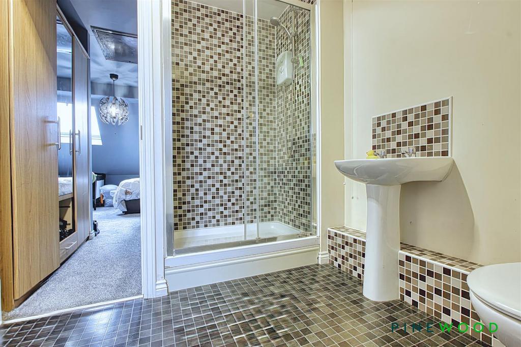 Ensuite shower room
