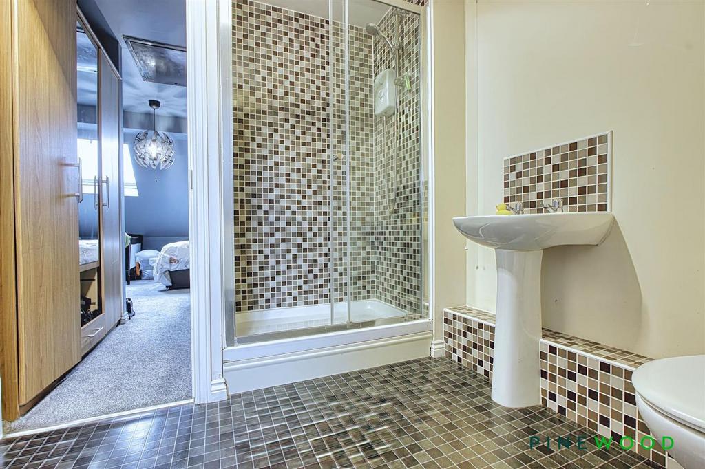 Ensuite shower room