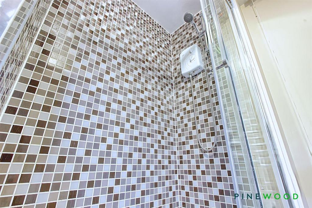 Ensuite shower room