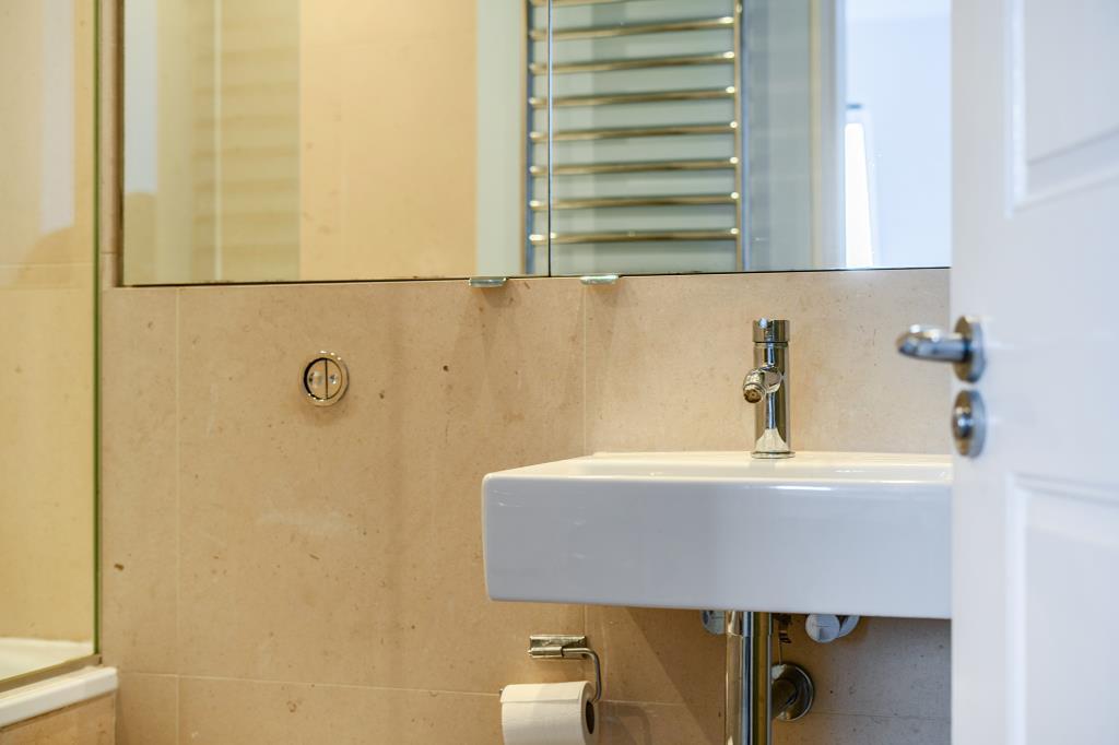 Bathroom2