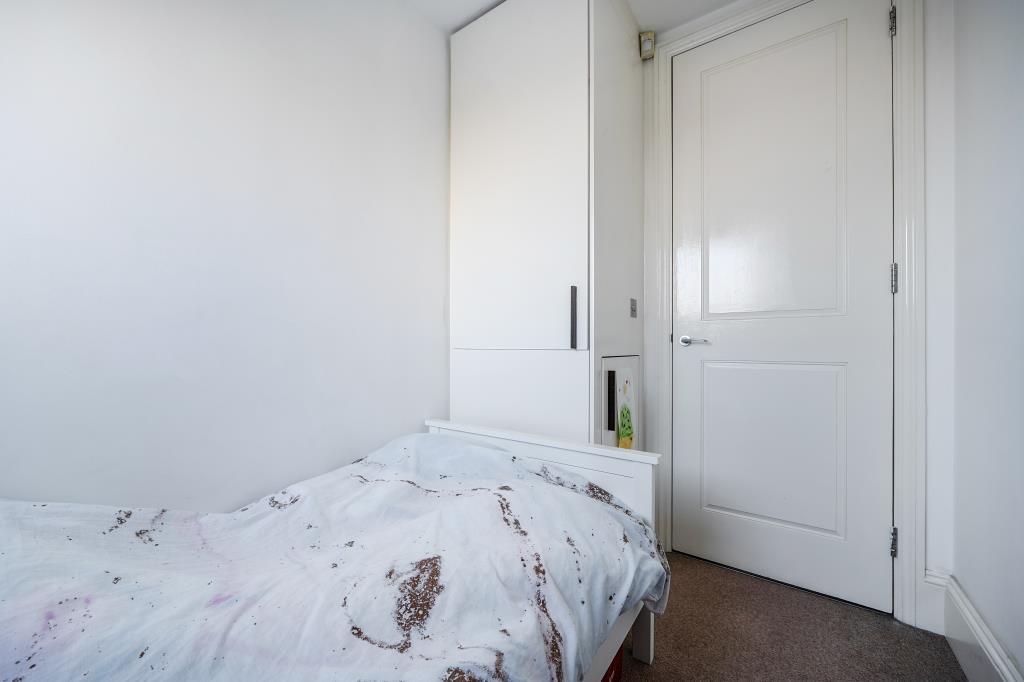 Second bedroom2