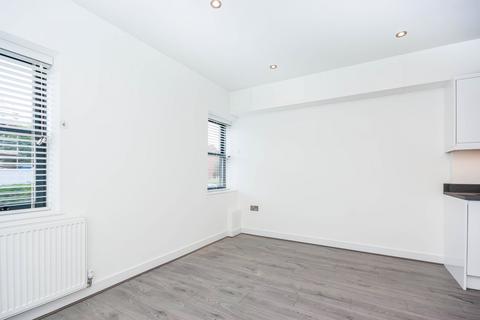 1 bedroom flat to rent, High Street, Westerham, TN16