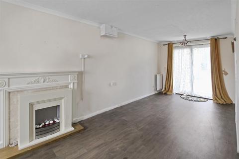 3 bedroom terraced house for sale, Smithfield Place, Raunds, Wellingborough