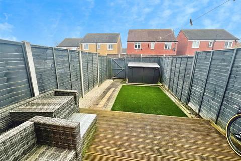 3 bedroom terraced house for sale, Lupton Close, Oulton, Lowestoft