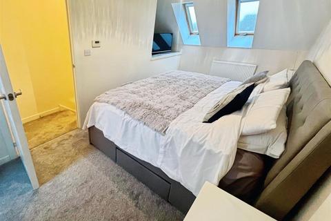 3 bedroom terraced house for sale, Lupton Close, Oulton, Lowestoft