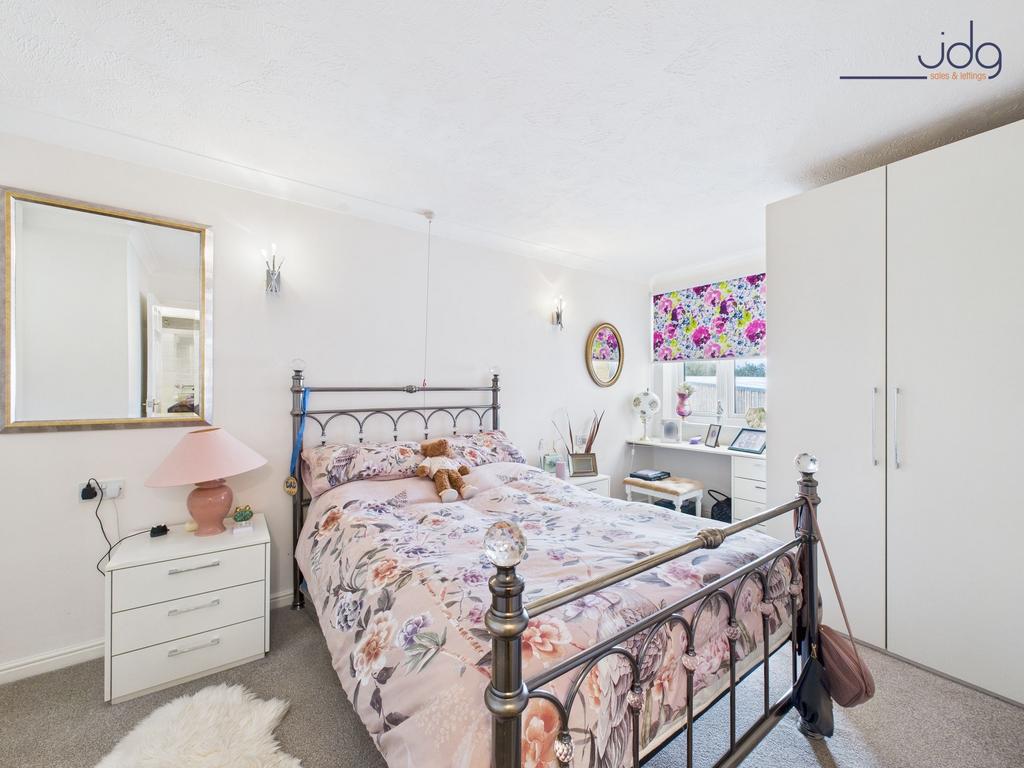 Double Bedroom with built in wardrobes