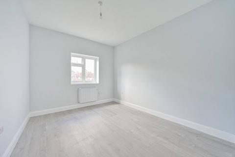 undefined, Central Road, Morden, SM4