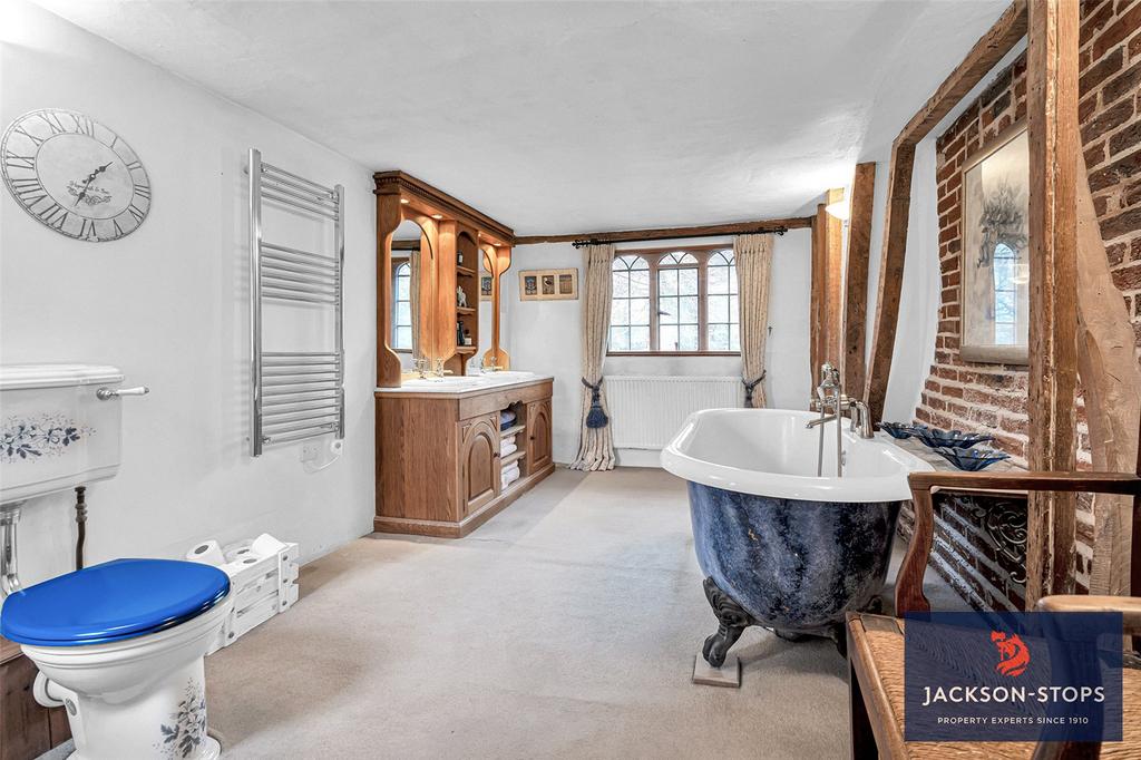 En-Suite Bathroom