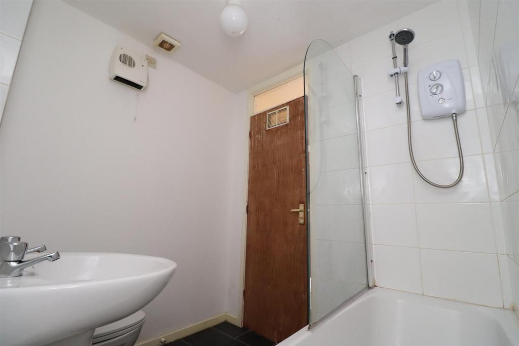 Bathroom.JPG