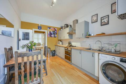 2 bedroom flat to rent, Shaftesbury Road, Crouch End, London, N19