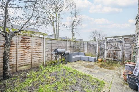 2 bedroom flat to rent, Shaftesbury Road, Crouch End, London, N19