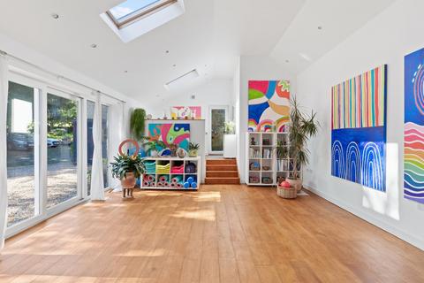 3 bedroom end of terrace house for sale, Moor Road, Burley Woodhead, Ilkley, West Yorkshire, LS29