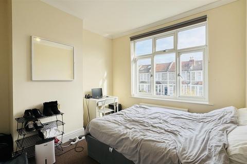 3 bedroom house to rent, Berkeley Road, Fishponds, Bristol