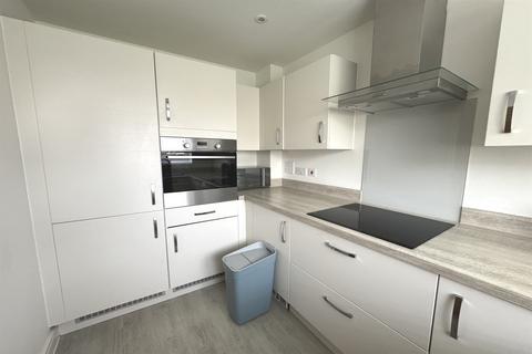 2 bedroom terraced house to rent, Furzedown Road, Malborough
