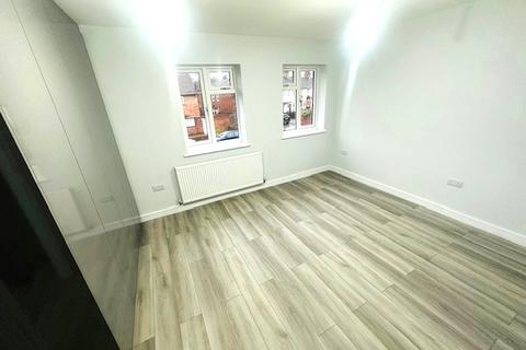 2 bedroom terraced house to rent, Uxbridge UB10