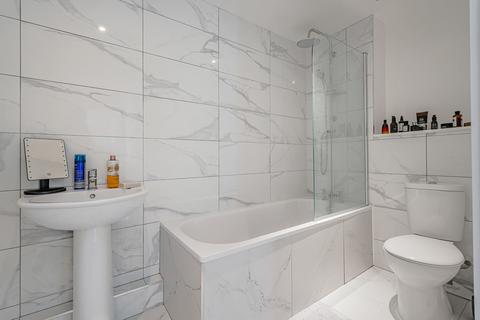 undefined, Langhorn Drive, Twickenham, TW2