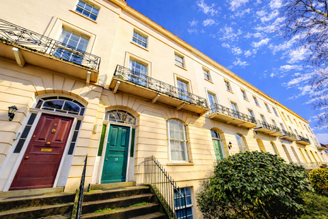 2 bedroom flat to rent, Clarence Square, Cheltenham