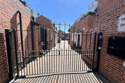 undefined, High Street, Billericay, Essex