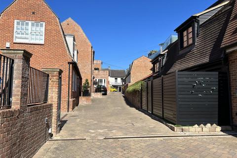 undefined, High Street, Billericay, Essex