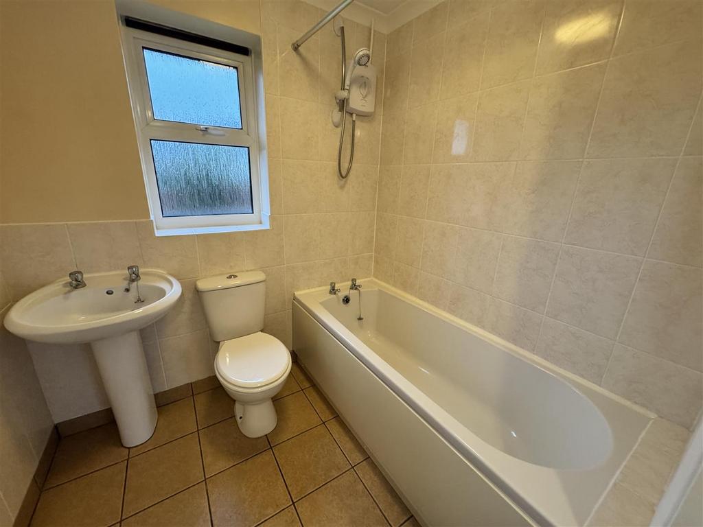 Bathroom.JPG