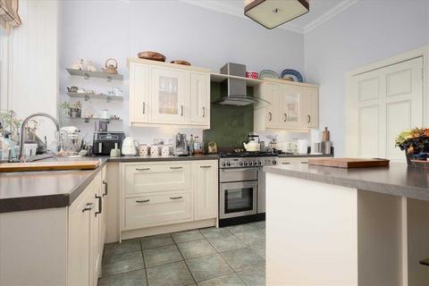 5 bedroom terraced house for sale, Dunfermline KY12