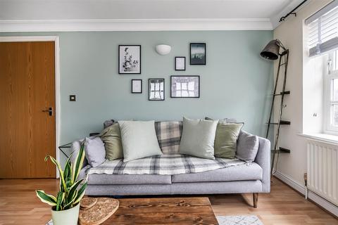 undefined, BRIDGE STREET, LEATHERHEAD, KT22