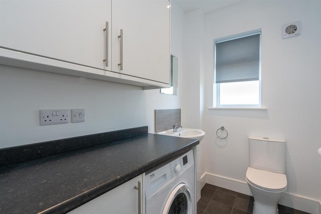 Utility Room - Toilet