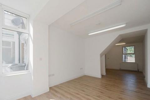 3 bedroom terraced house for sale, Eleanor Road, London, N11 2QS
