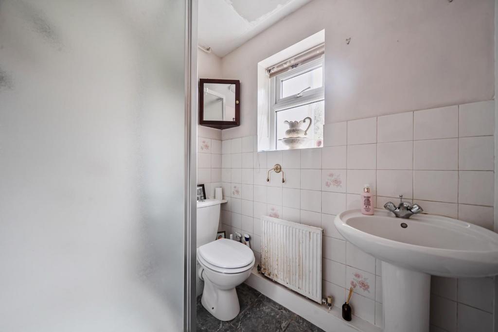 Shower Room.jpg