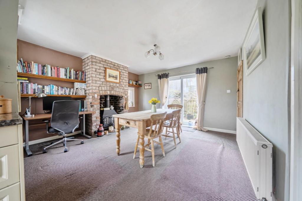 Dining Room corner.jpg