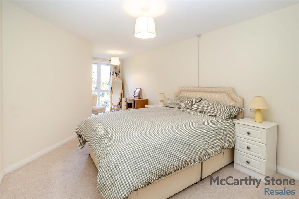8676383-interior08.jpg