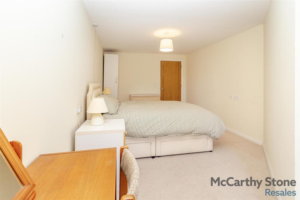 8676383-interior09.jpg