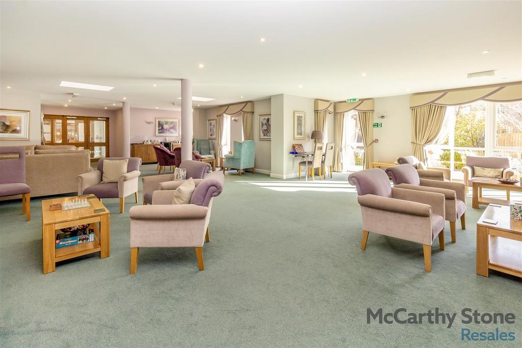 8676383-interior01.jpg