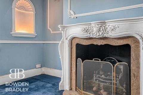 3 bedroom end of terrace house for sale, Castleview Gardens, Ilford, IG1