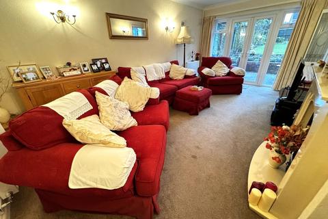 undefined, Andrew Drive, Willenhall