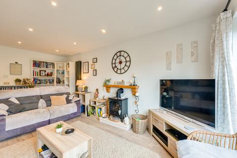 3 bedroom detached house for sale, Tattersall Gardens, Leigh-on-sea, SS9