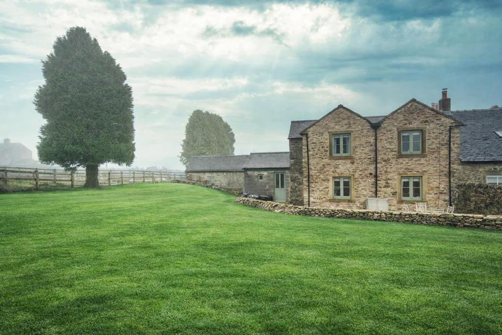 Saxton Mee Harriers Cottage rear external.jpg