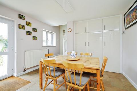 undefined, Saxel Close, Bampton OX18