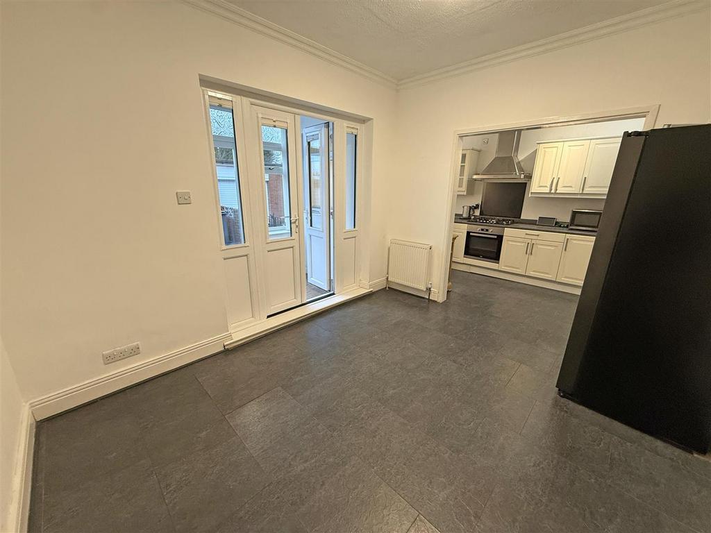Dining room.jpg