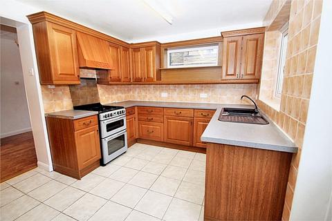 3 bedroom terraced house to rent, Castle Avenue, Yiewsley, UB7