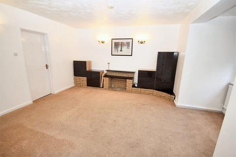 3 bedroom terraced house to rent, Castle Avenue, Yiewsley, UB7