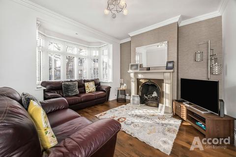 4 bedroom terraced house for sale, Heather Glen, Romford, RM1
