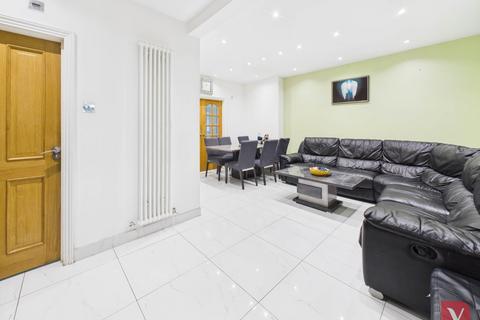 5 bedroom semi-detached house for sale, Biscot Road, Luton LU3