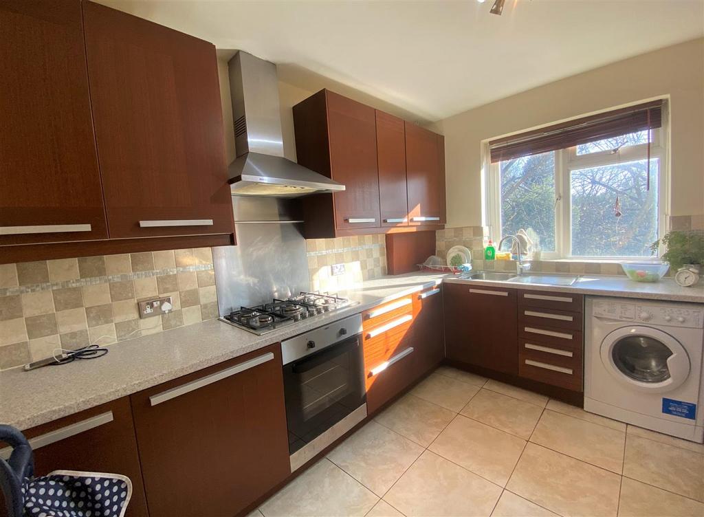 Kitchen 1.jpg