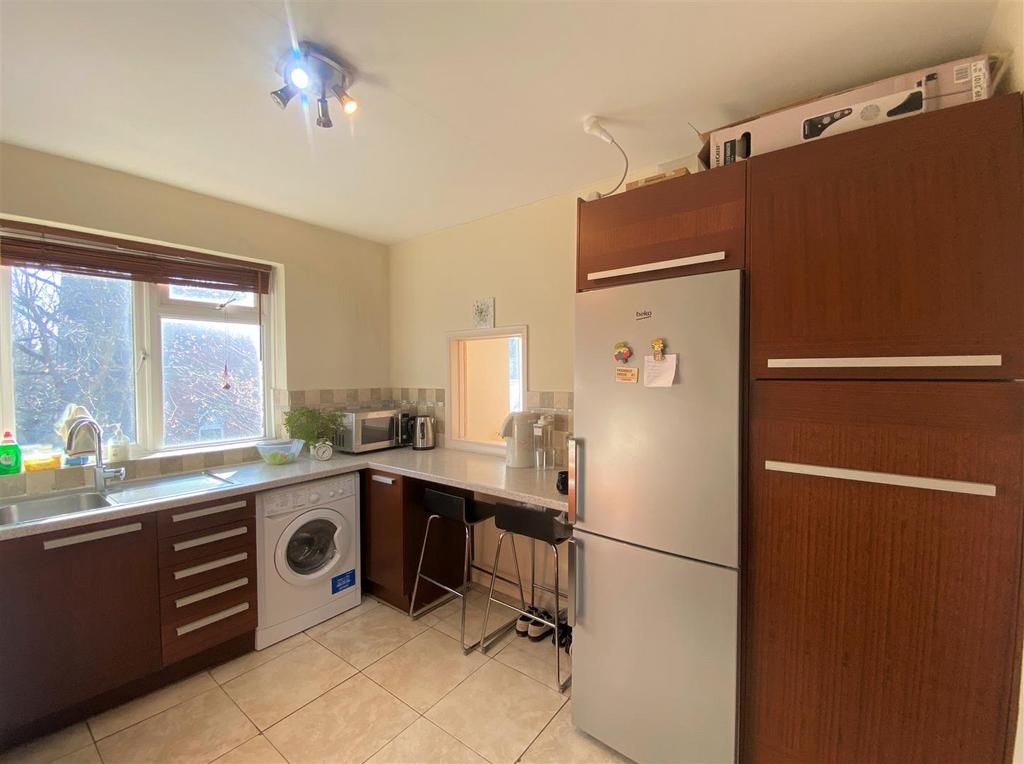 Kitchen 2.jpg