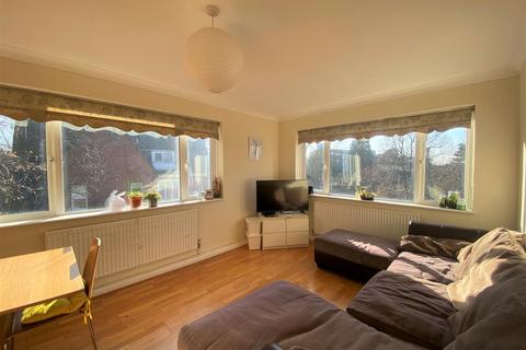 2 bedroom apartment to rent, Egmont Road, Sutton SM2