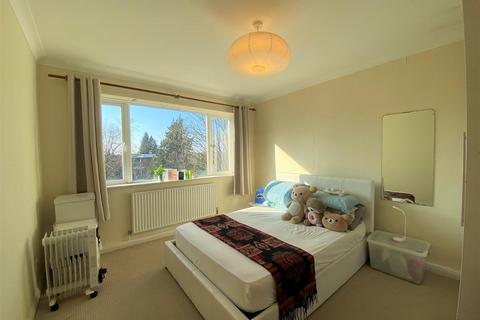 2 bedroom apartment to rent, Egmont Road, Sutton SM2