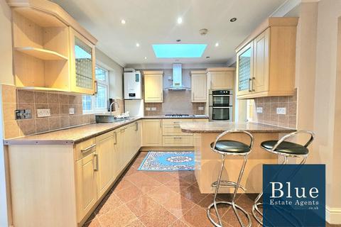 3 bedroom semi-detached house to rent, Clare Road, Staines-upon-Thames, TW19