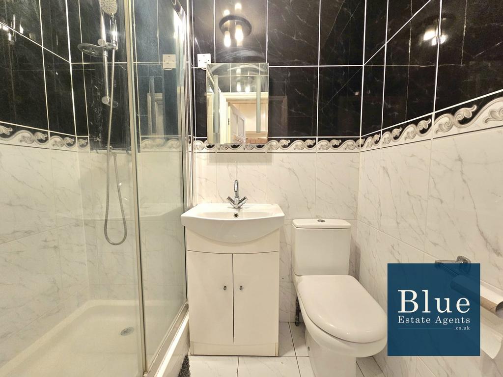 Ground Floor Shower Suite